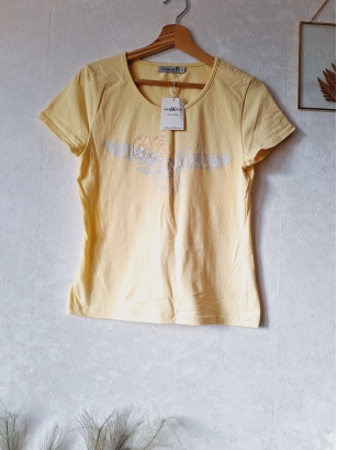 Żółty t-shirt z nadrukiem