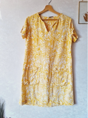 Lniana sukienka żółta na krótki rękaw