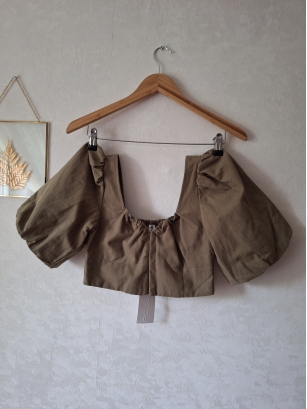 Nowy crop top bufki marszczenia S