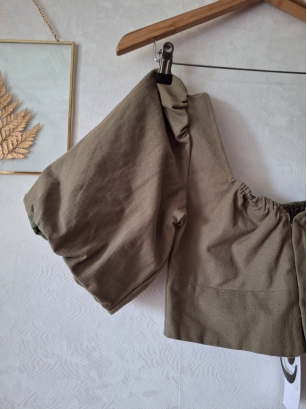 Nowy crop top bufki marszczenia S