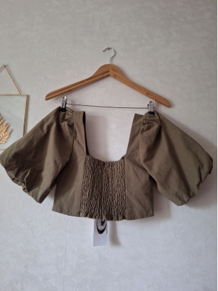 Nowy crop top bufki marszczenia S