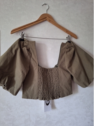 Nowy crop top bufki marszczenia S