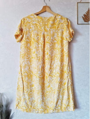 Lniana sukienka żółta na krótki rękaw