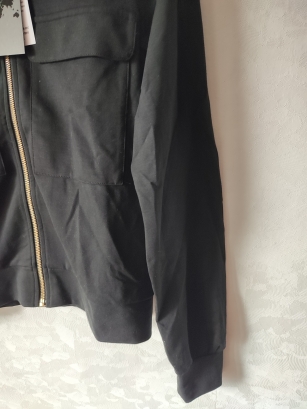 Czarna rozpinana bluza bez kaptura