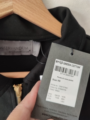 Czarna rozpinana bluza bez kaptura