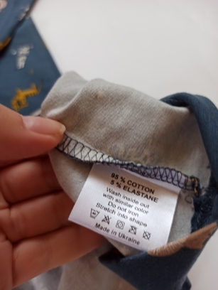 Granatowa sukienka w zwierzęta 