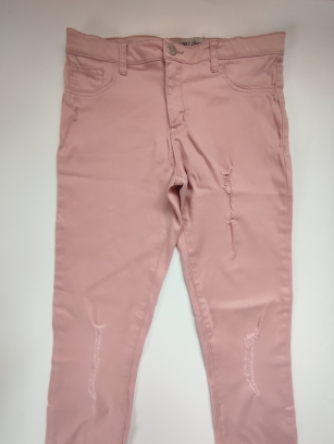 Jasnoróżowe jeansy skinny