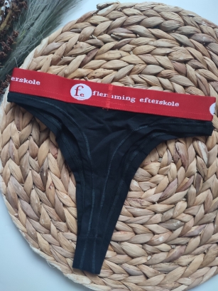 Nowe czarne stringi